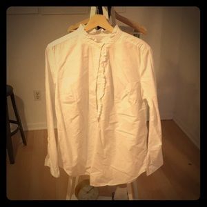 Wardrobe staple: 100% cotton, ruffled blouse